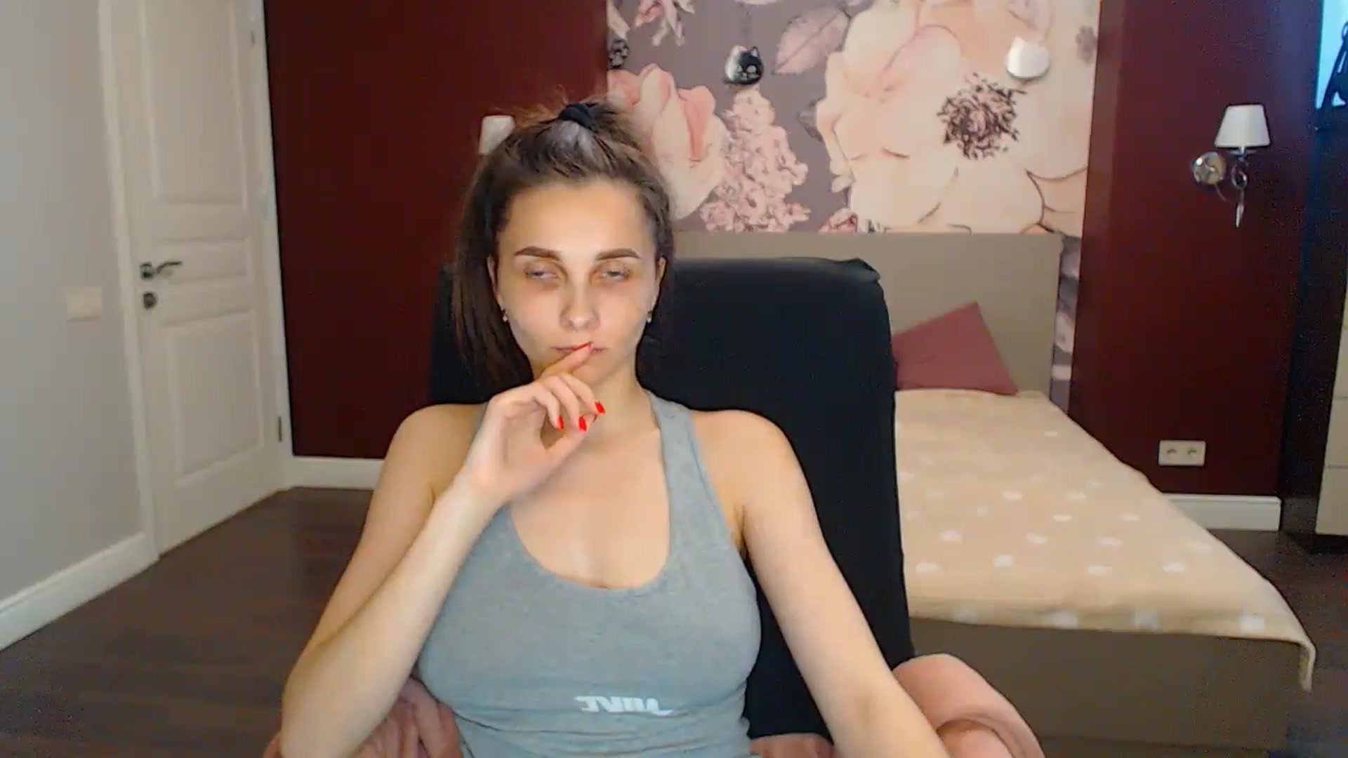 Gallery image thumbnail from Karina_Mils's myfreecams stream on, 05/27/2024, 14:16 image 15 of 20