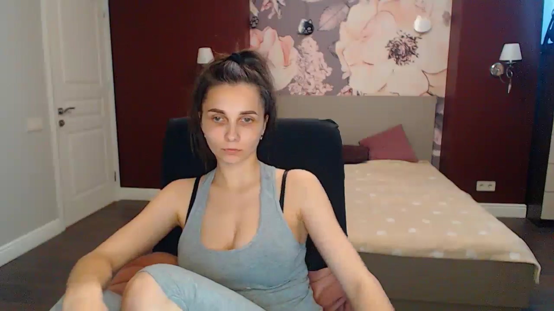 Gallery image thumbnail from Karina_Mils's myfreecams stream on, 05/27/2024, 14:16 image 7 of 20