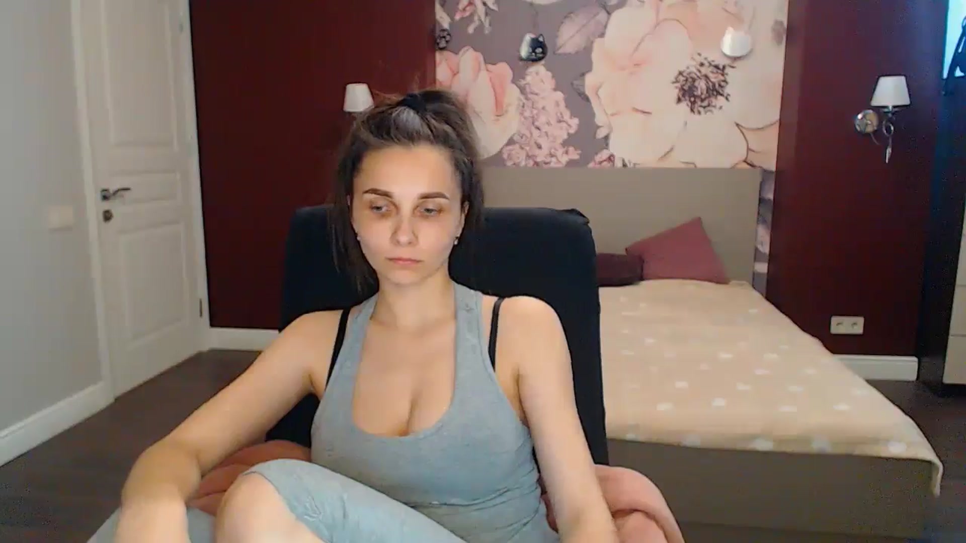 Gallery image thumbnail from Karina_Mils's myfreecams stream on, 05/27/2024, 14:16 image 5 of 20