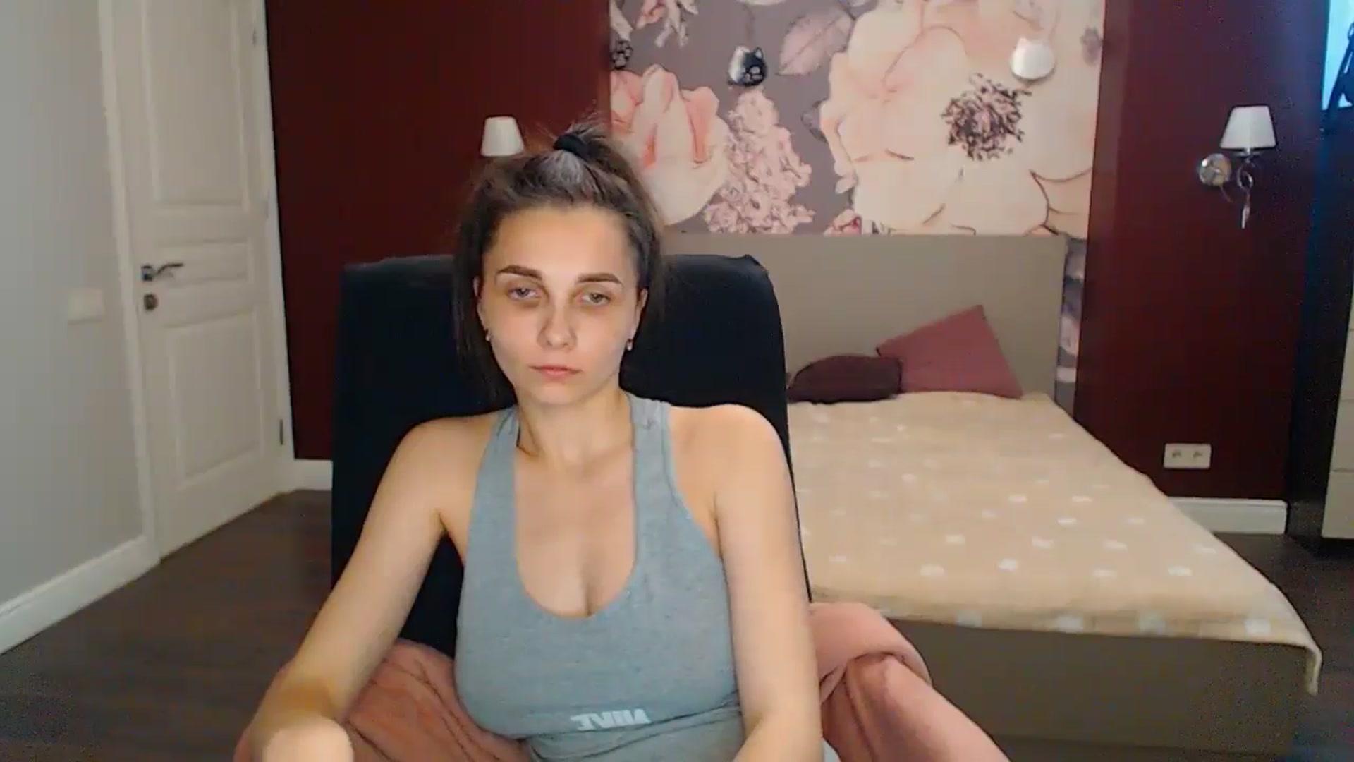 Gallery image thumbnail from Karina_Mils's myfreecams stream on, 05/27/2024, 14:16 image 13 of 20