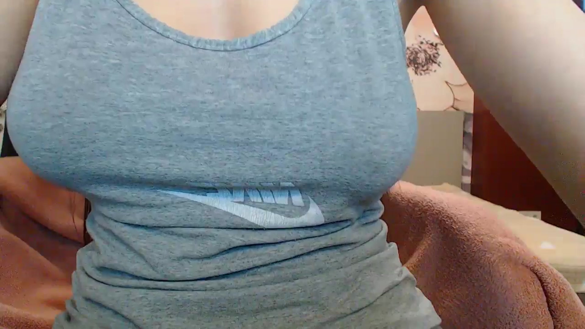Gallery image thumbnail from Karina_Mils's myfreecams stream on, 05/30/2024, 11:20 image 17 of 20