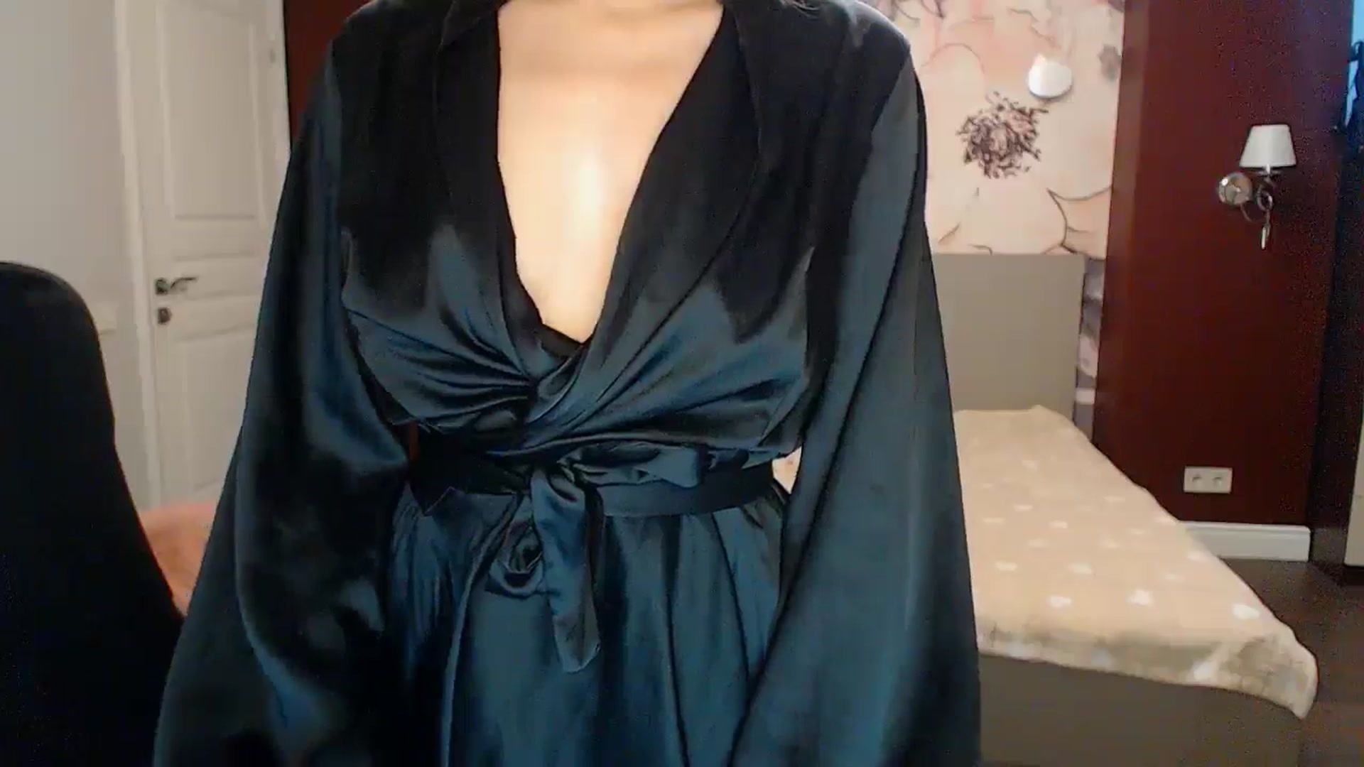 Gallery image thumbnail from Karina_Mils's myfreecams stream on, 05/30/2024, 11:37 image 17 of 20