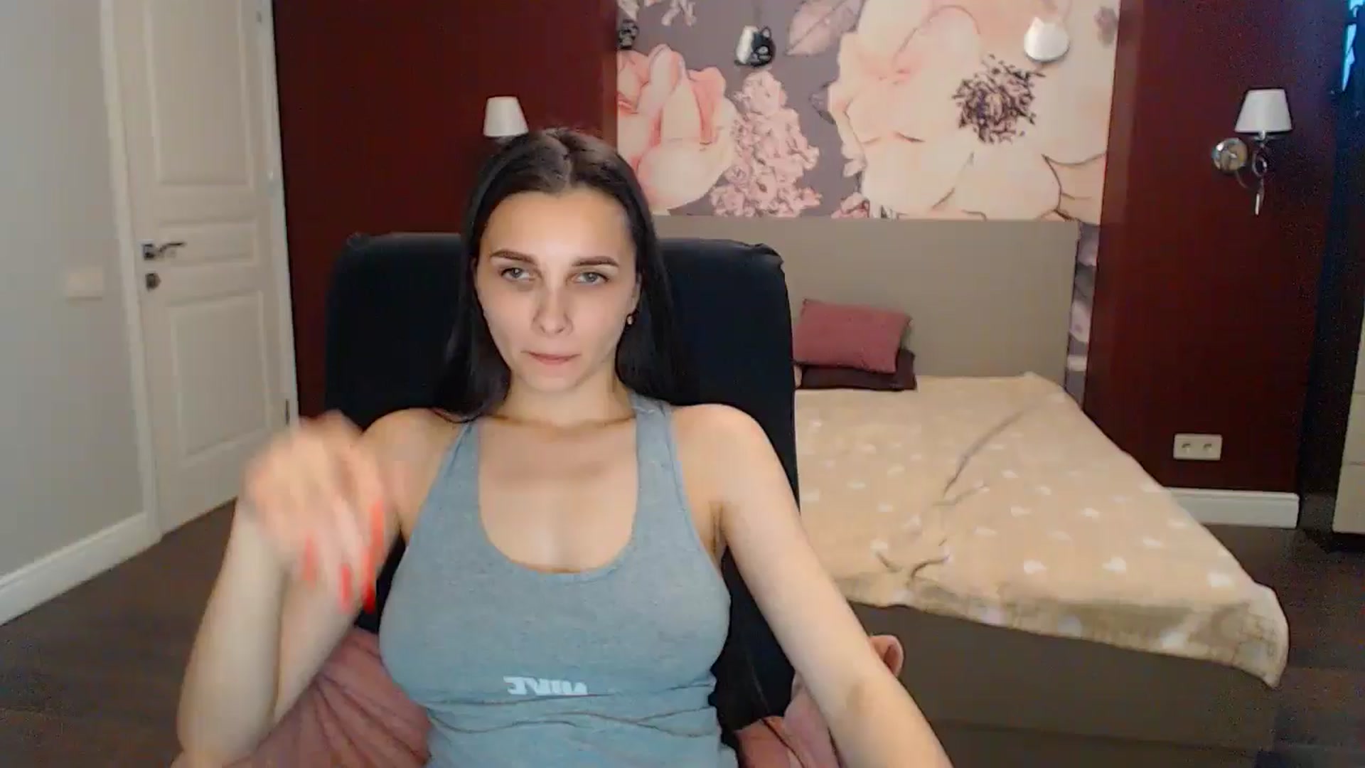 Gallery image thumbnail from Karina_Mils's myfreecams stream on, 05/30/2024, 12:17 image 14 of 20