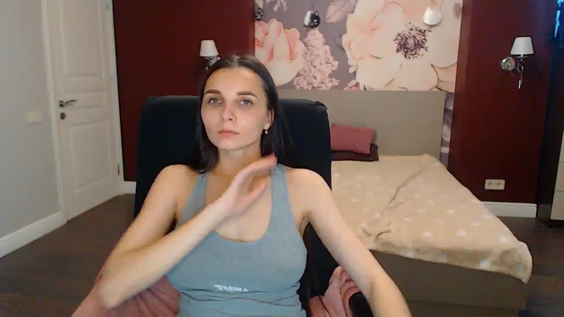 Gallery image thumbnail from Karina_Mils's myfreecams stream on, 05/30/2024, 12:17 image 13 of 20