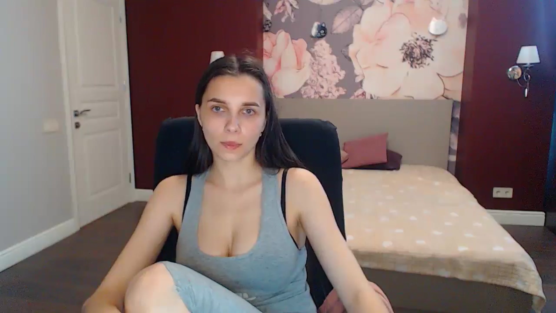 Gallery image thumbnail from Karina_Mils's myfreecams stream on, 05/31/2024, 13:06 image 6 of 20