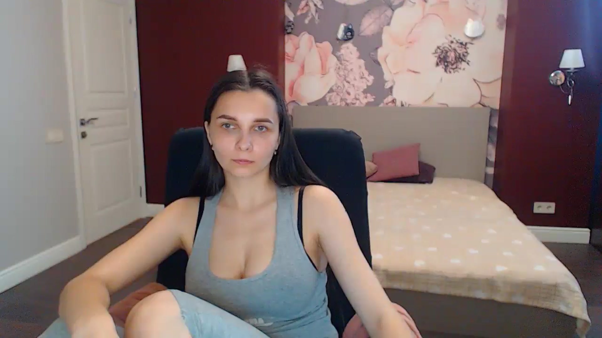 Gallery image thumbnail from Karina_Mils's myfreecams stream on, 05/31/2024, 13:06 image 16 of 20