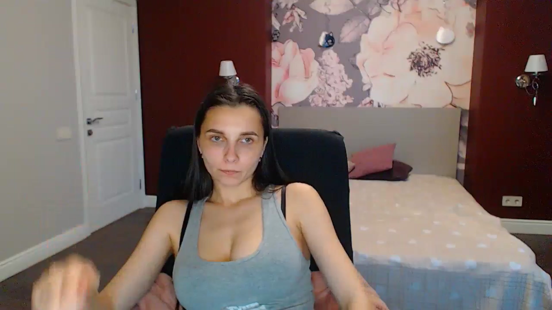 Gallery image thumbnail from Karina_Mils's myfreecams stream on, 05/31/2024, 17:26 image 10 of 20