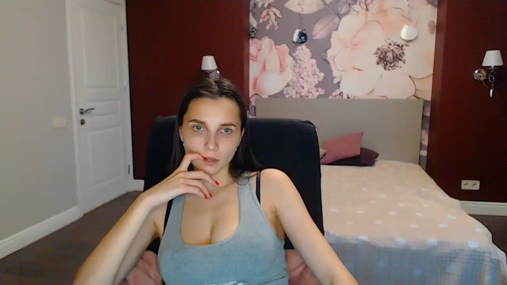 Gallery image thumbnail from Karina_Mils's myfreecams stream on, 05/31/2024, 17:26 image 15 of 20