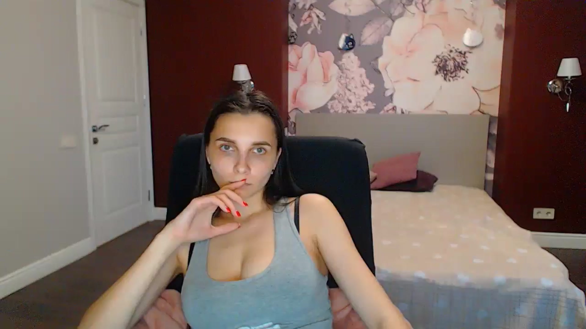Gallery image thumbnail from Karina_Mils's myfreecams stream on, 05/31/2024, 17:26 image 18 of 20
