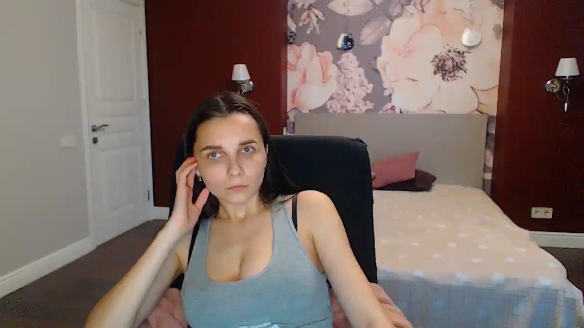 Gallery image thumbnail from Karina_Mils's myfreecams stream on, 05/31/2024, 17:26 image 14 of 20