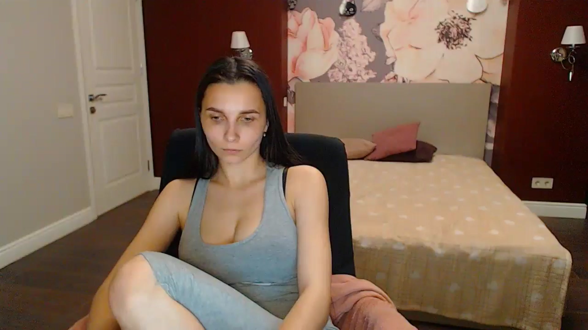 Gallery image thumbnail from Karina_Mils's myfreecams stream on, 05/31/2024, 18:30 image 1 of 20