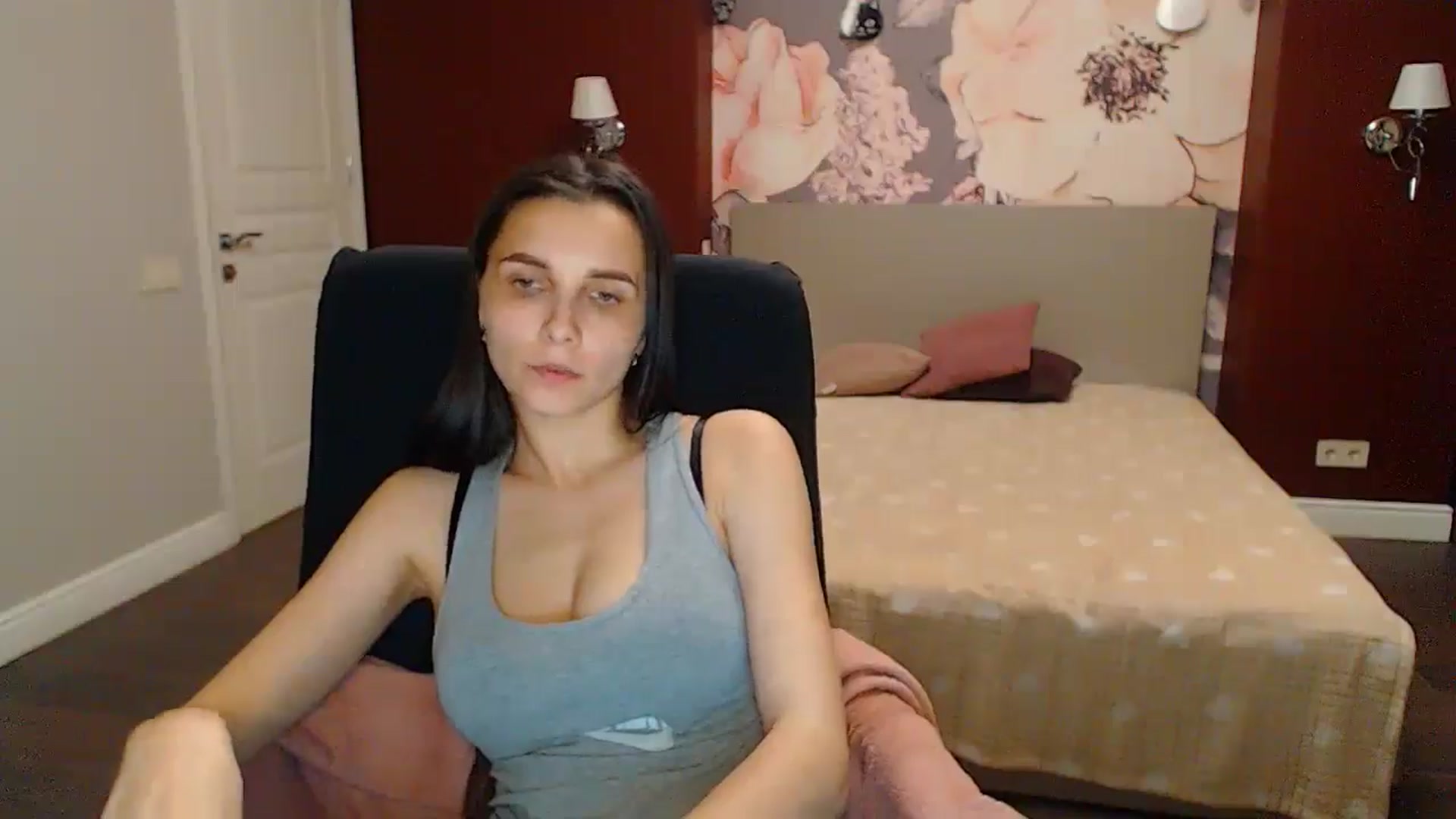 Gallery image thumbnail from Karina_Mils's myfreecams stream on, 05/31/2024, 18:30 image 11 of 20