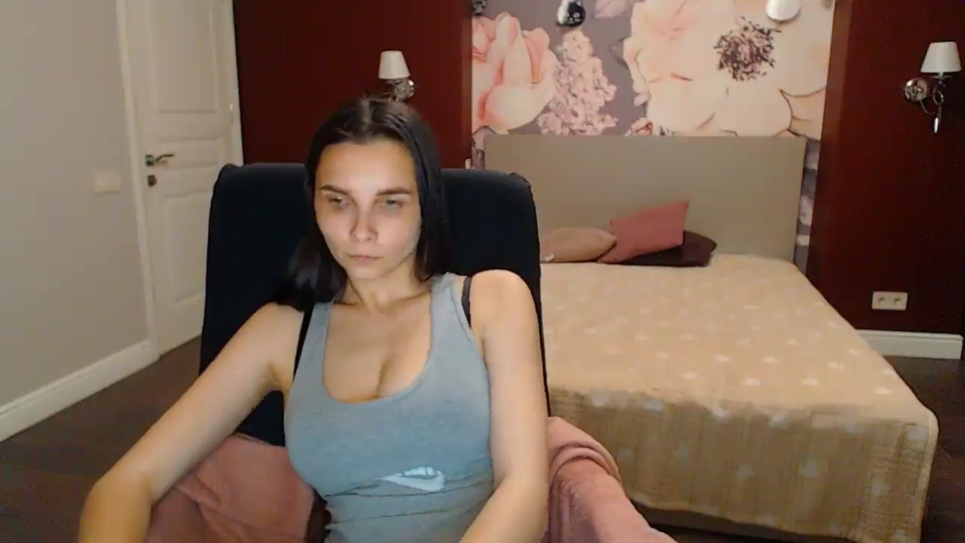 Gallery image thumbnail from Karina_Mils's myfreecams stream on, 05/31/2024, 18:30 image 10 of 20