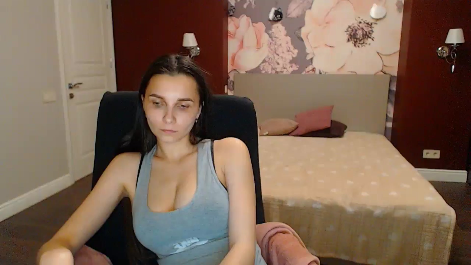 Gallery image thumbnail from Karina_Mils's myfreecams stream on, 05/31/2024, 19:07 image 16 of 20