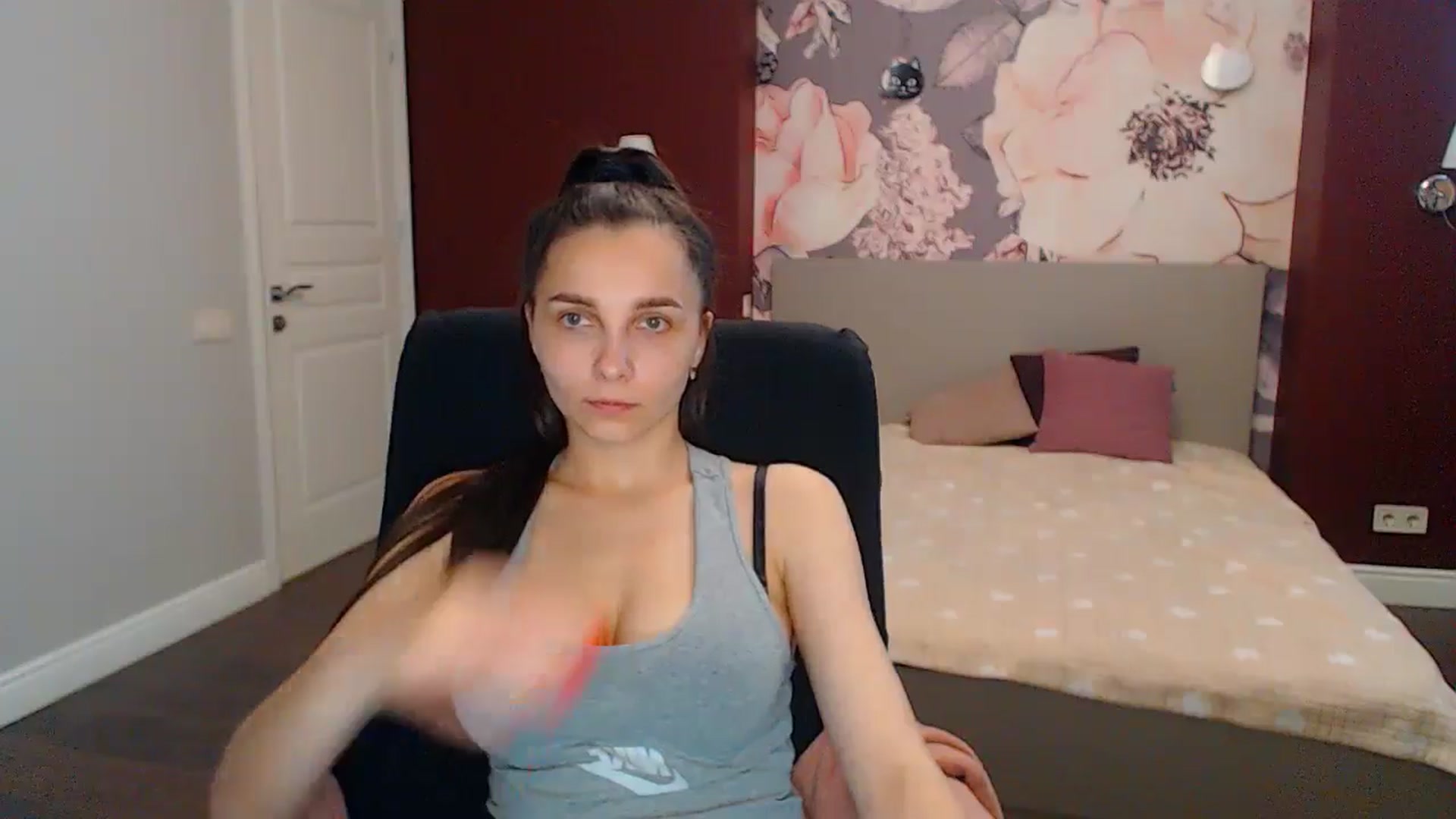 Gallery image thumbnail from Karina_Mils's myfreecams stream on, 06/02/2024, 13:59 image 17 of 20