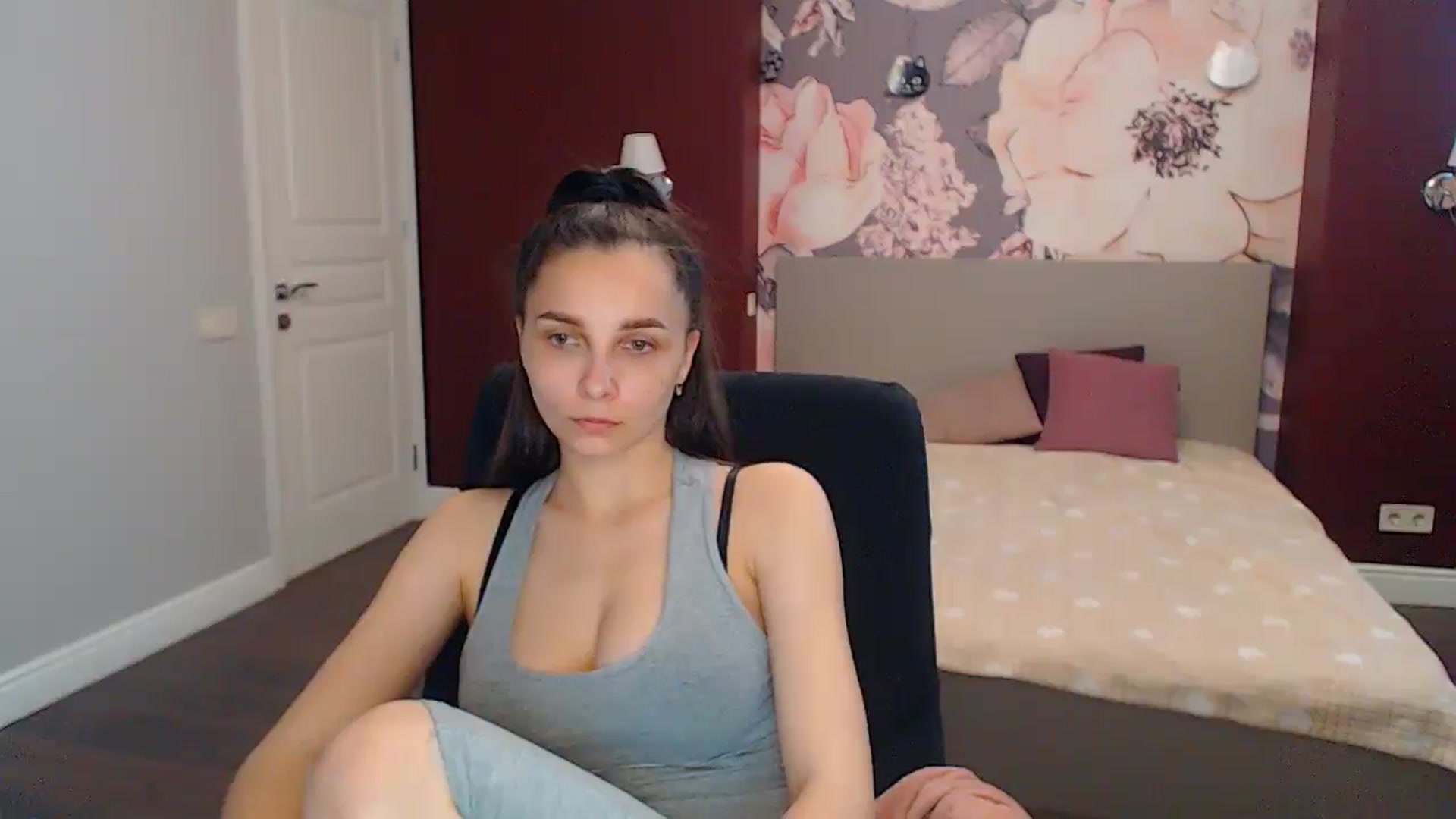 Gallery image thumbnail from Karina_Mils's myfreecams stream on, 06/02/2024, 13:59 image 8 of 20