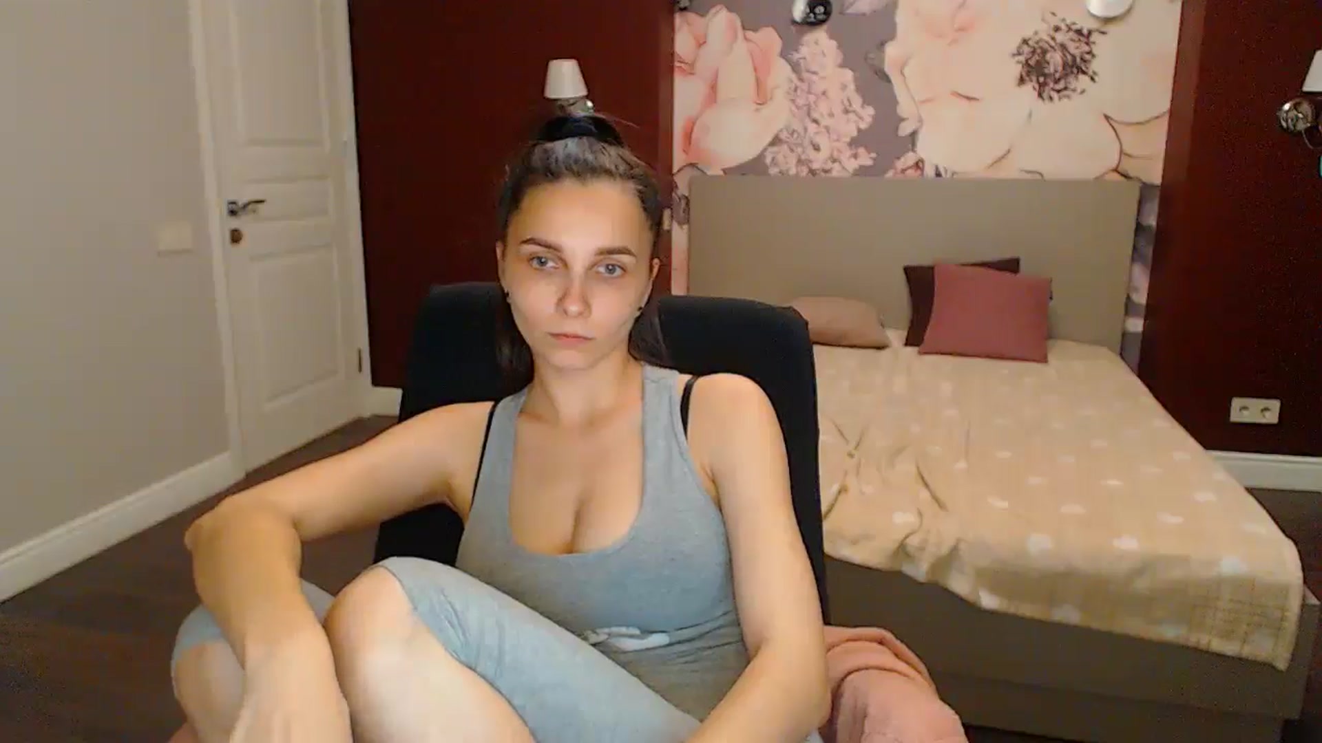 Gallery image thumbnail from Karina_Mils's myfreecams stream on, 06/02/2024, 17:57 image 2 of 20