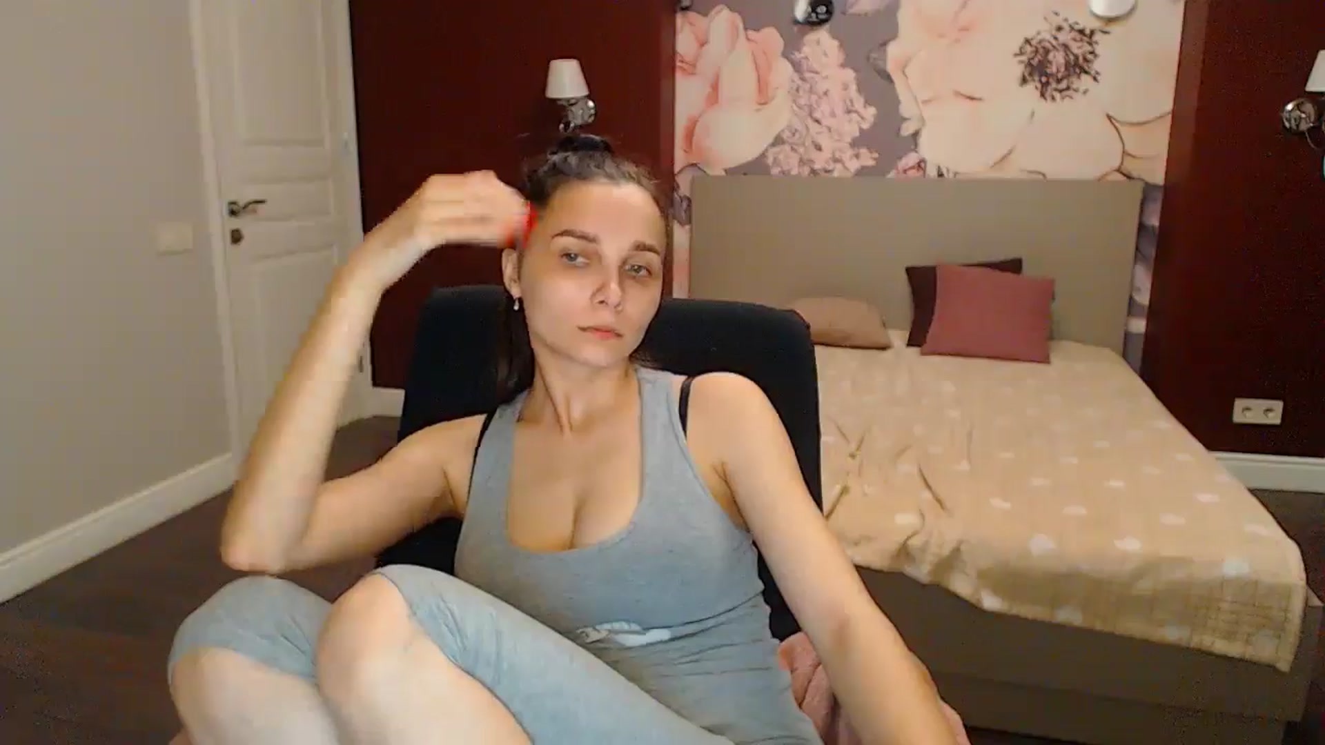 Gallery image thumbnail from Karina_Mils's myfreecams stream on, 06/02/2024, 17:57 image 16 of 20