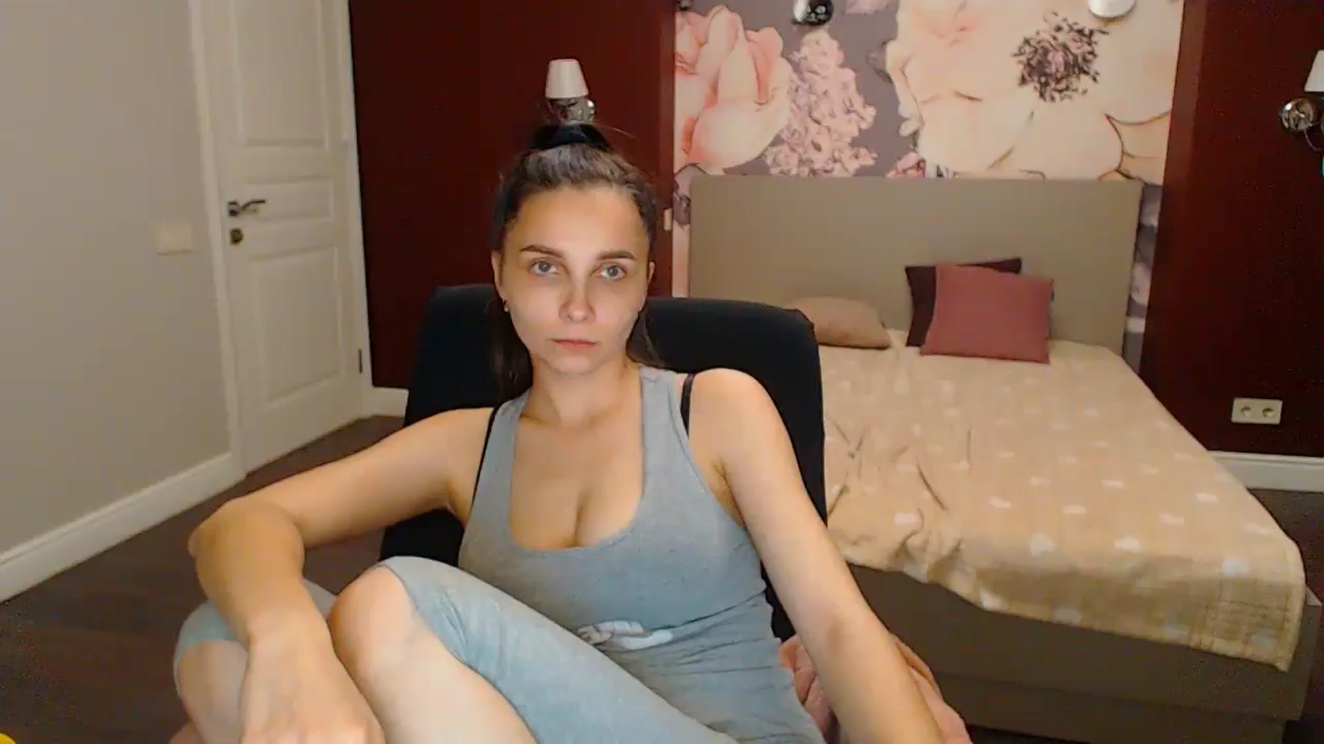 Gallery image thumbnail from Karina_Mils's myfreecams stream on, 06/02/2024, 17:57 image 6 of 20