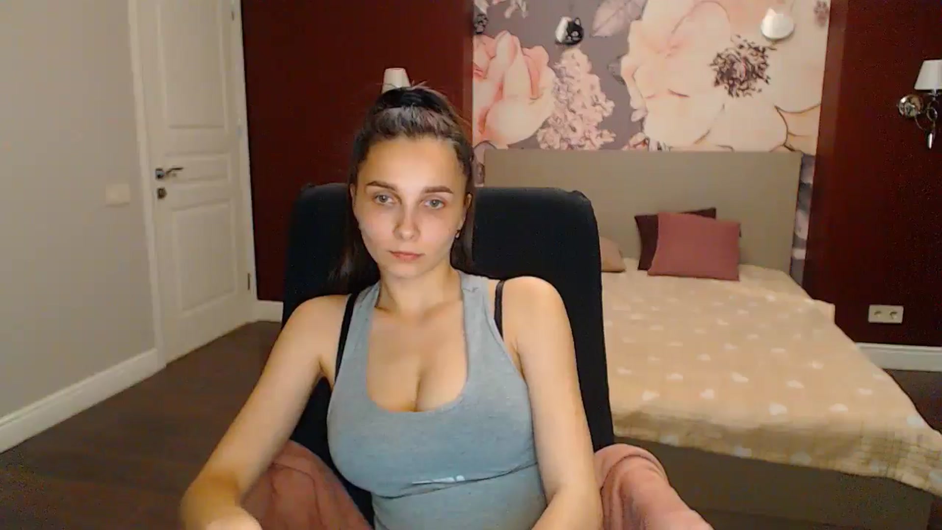Gallery image thumbnail from Karina_Mils's myfreecams stream on, 06/02/2024, 20:11 image 10 of 20
