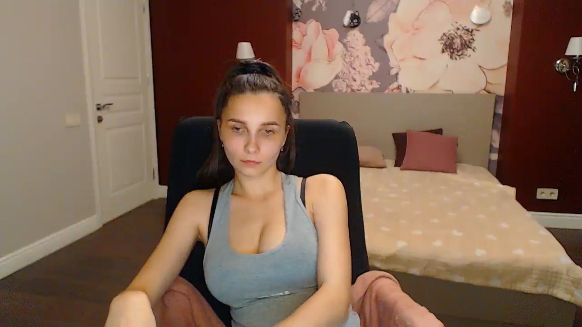 Gallery image thumbnail from Karina_Mils's myfreecams stream on, 06/02/2024, 20:11 image 13 of 20