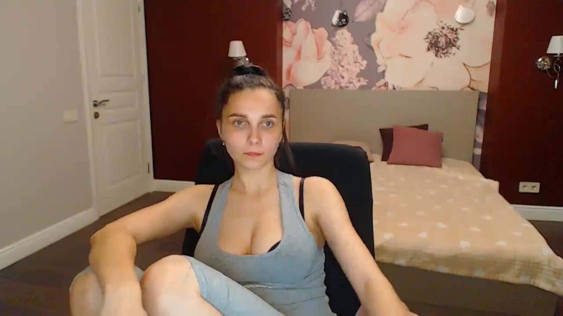 Gallery image thumbnail from Karina_Mils's myfreecams stream on, 06/02/2024, 20:11 image 17 of 20