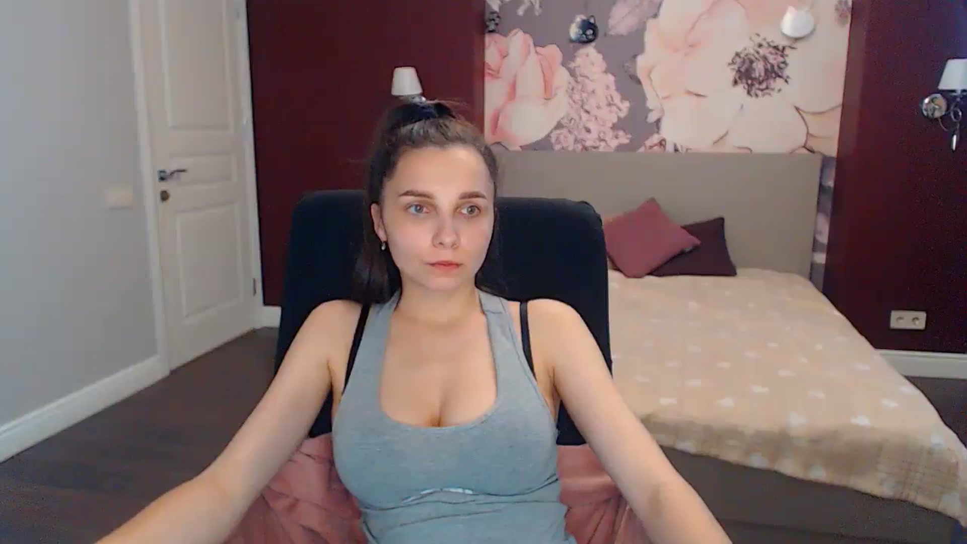 Gallery image thumbnail from Karina_Mils's myfreecams stream on, 06/03/2024, 10:51 image 9 of 20