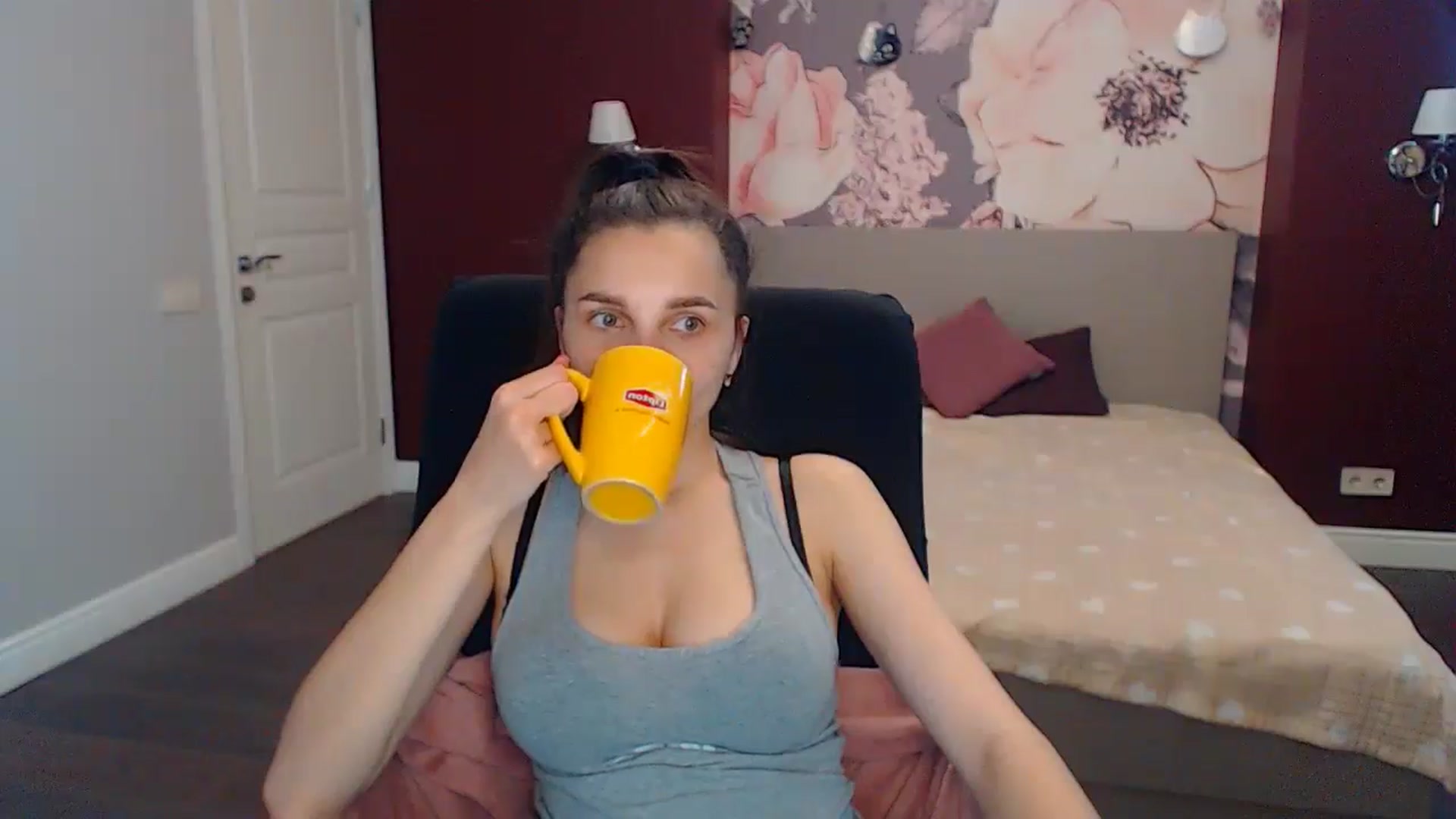 Gallery image thumbnail from Karina_Mils's myfreecams stream on, 06/03/2024, 10:51 image 8 of 20