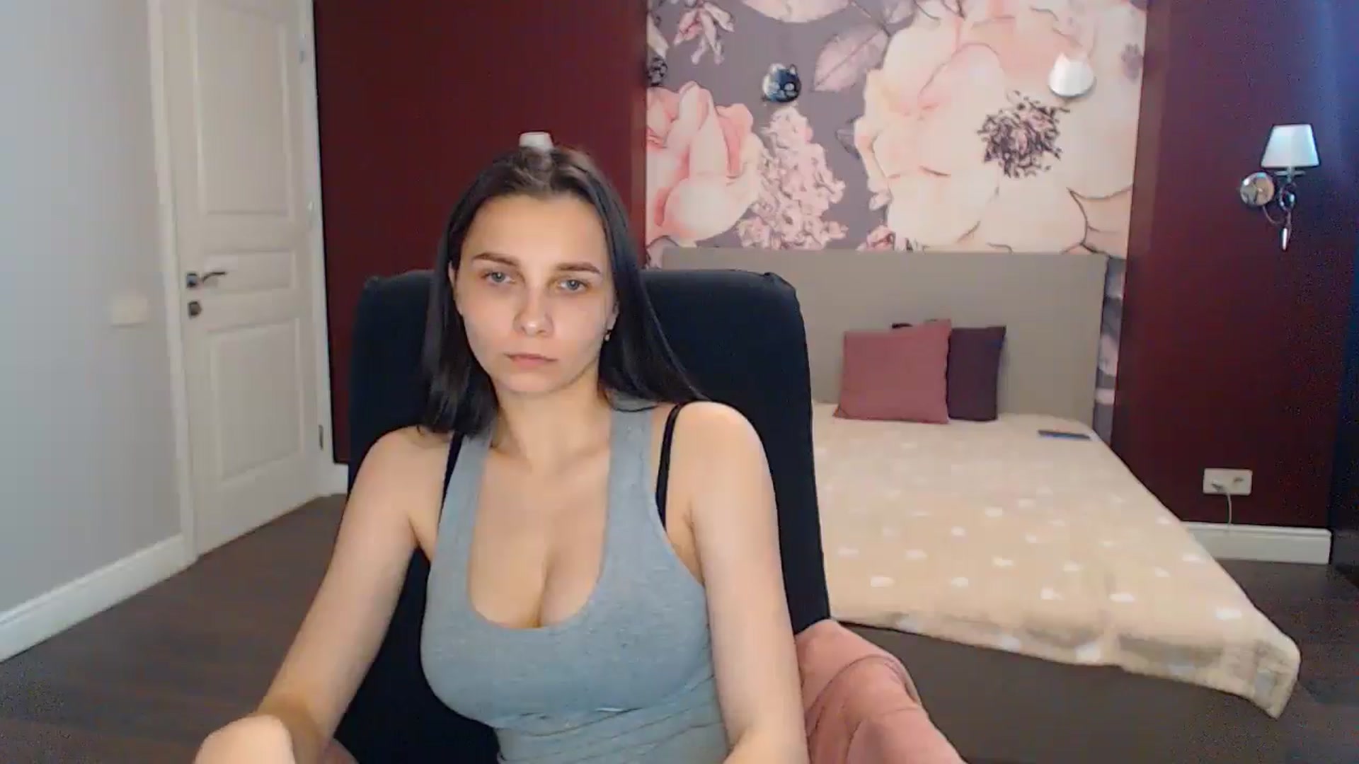 Gallery image thumbnail from Karina_Mils's myfreecams stream on, 06/06/2024, 11:23 image 16 of 20