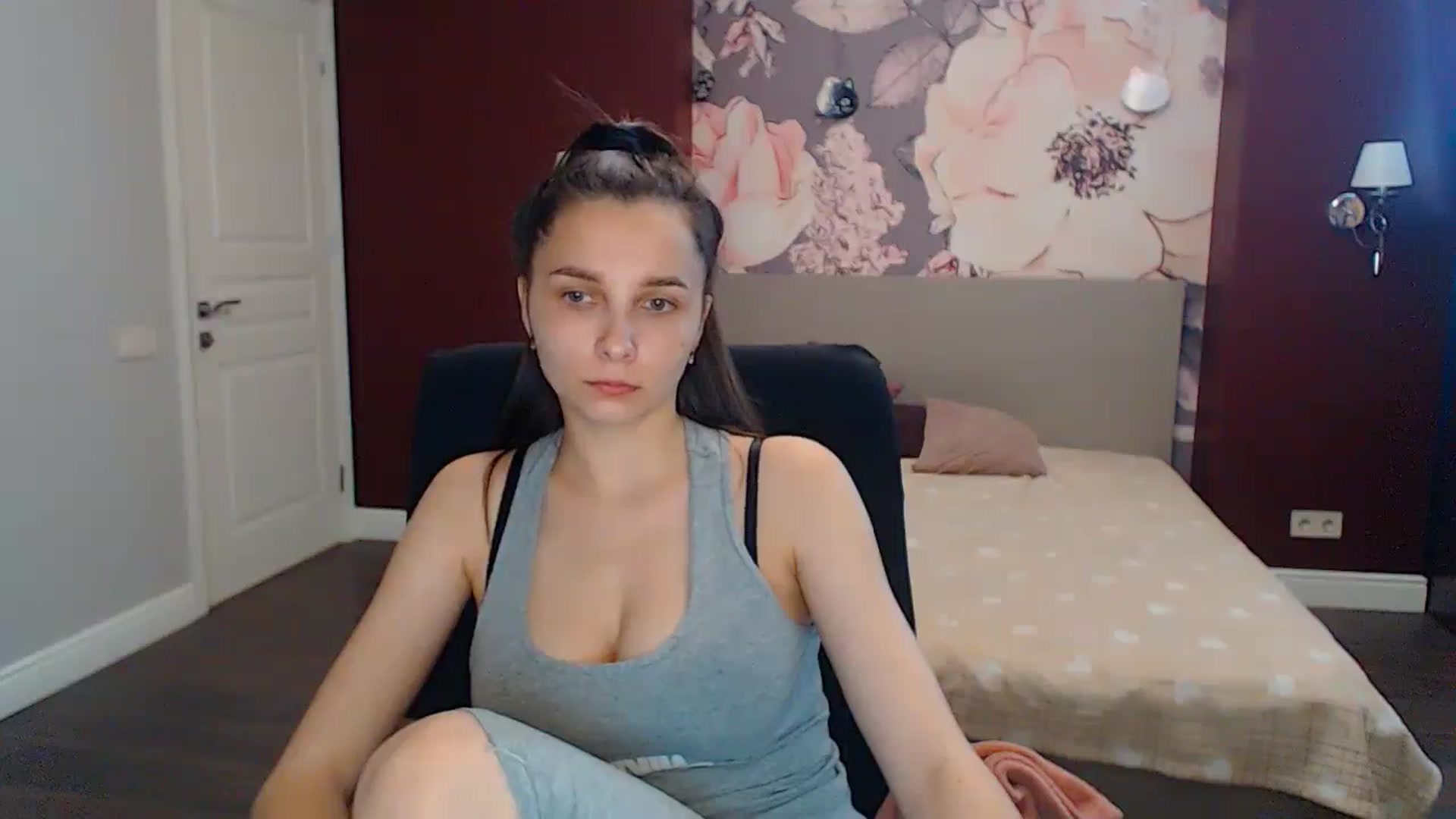 Gallery image thumbnail from Karina_Mils's myfreecams stream on, 06/08/2024, 12:35 image 6 of 20