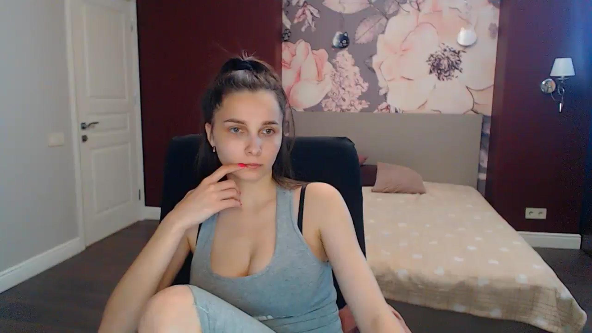 Gallery image thumbnail from Karina_Mils's myfreecams stream on, 06/08/2024, 12:35 image 11 of 20