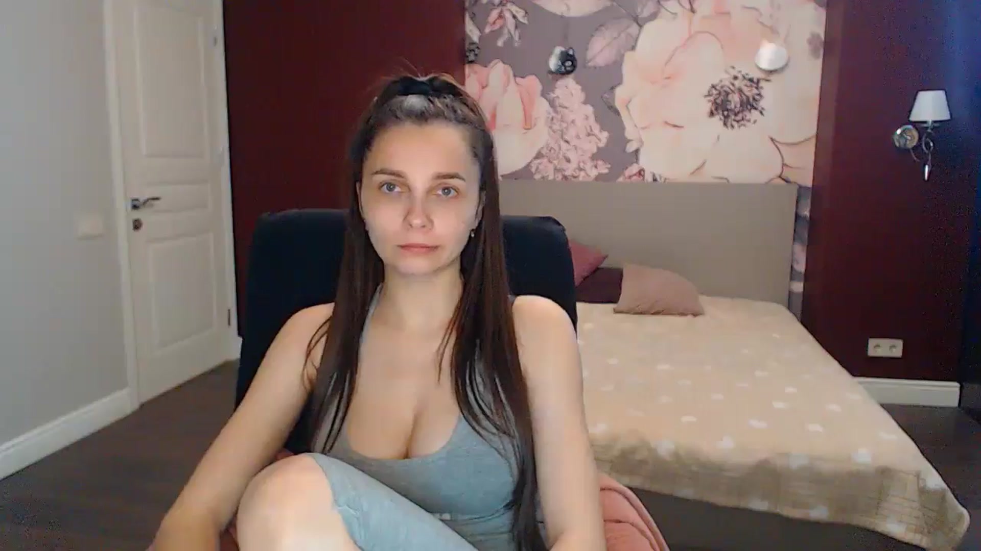Gallery image thumbnail from Karina_Mils's myfreecams stream on, 06/08/2024, 12:35 image 2 of 20
