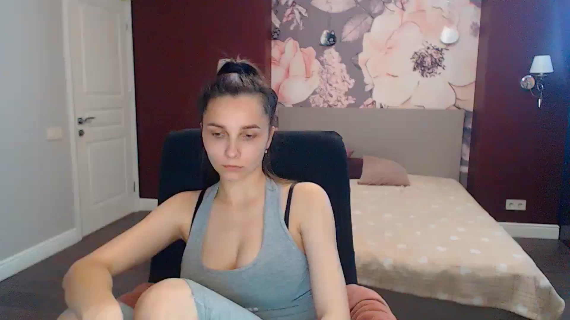 Gallery image thumbnail from Karina_Mils's myfreecams stream on, 06/08/2024, 12:35 image 13 of 20