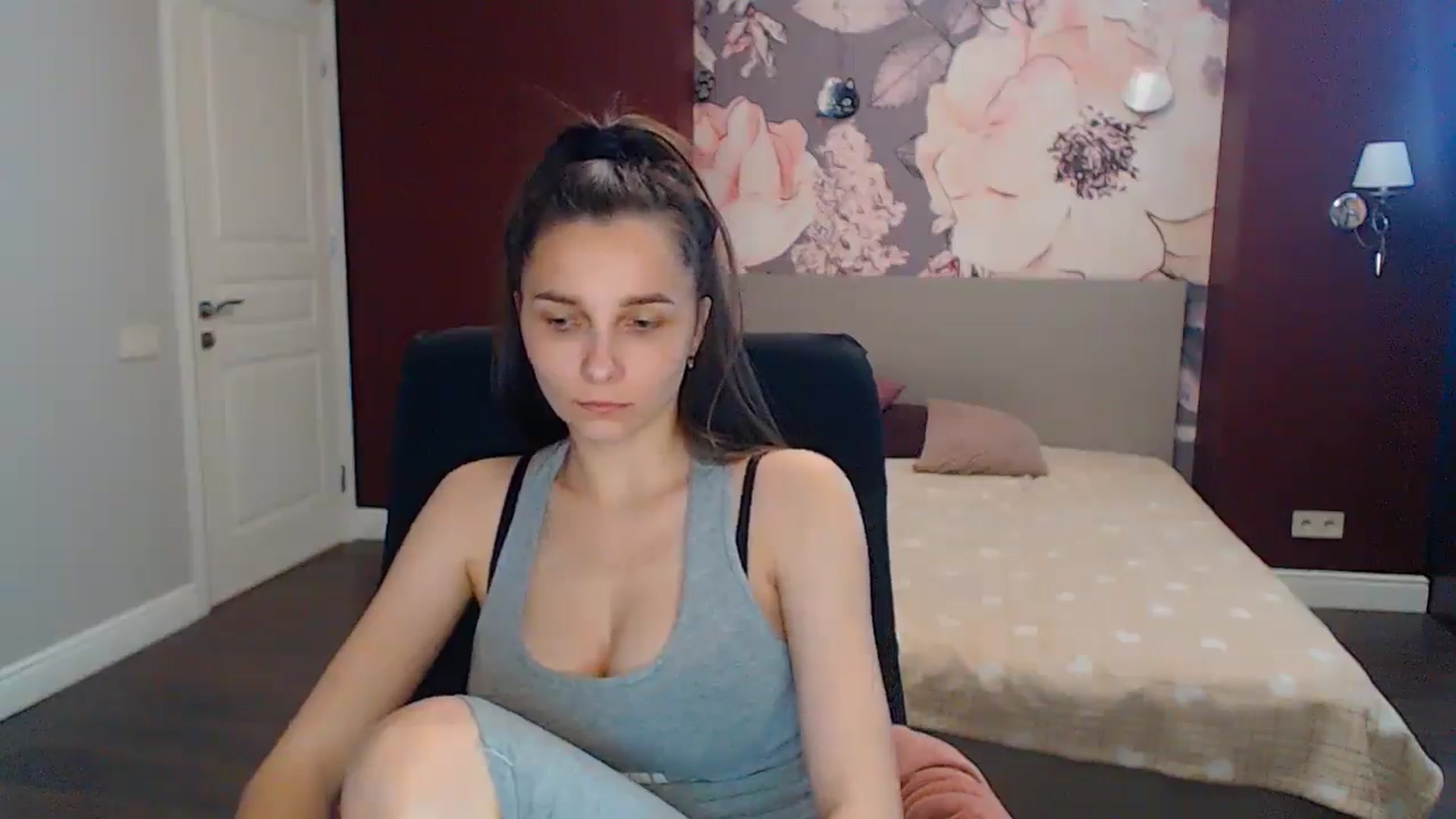 Gallery image thumbnail from Karina_Mils's myfreecams stream on, 06/08/2024, 12:35 image 10 of 20
