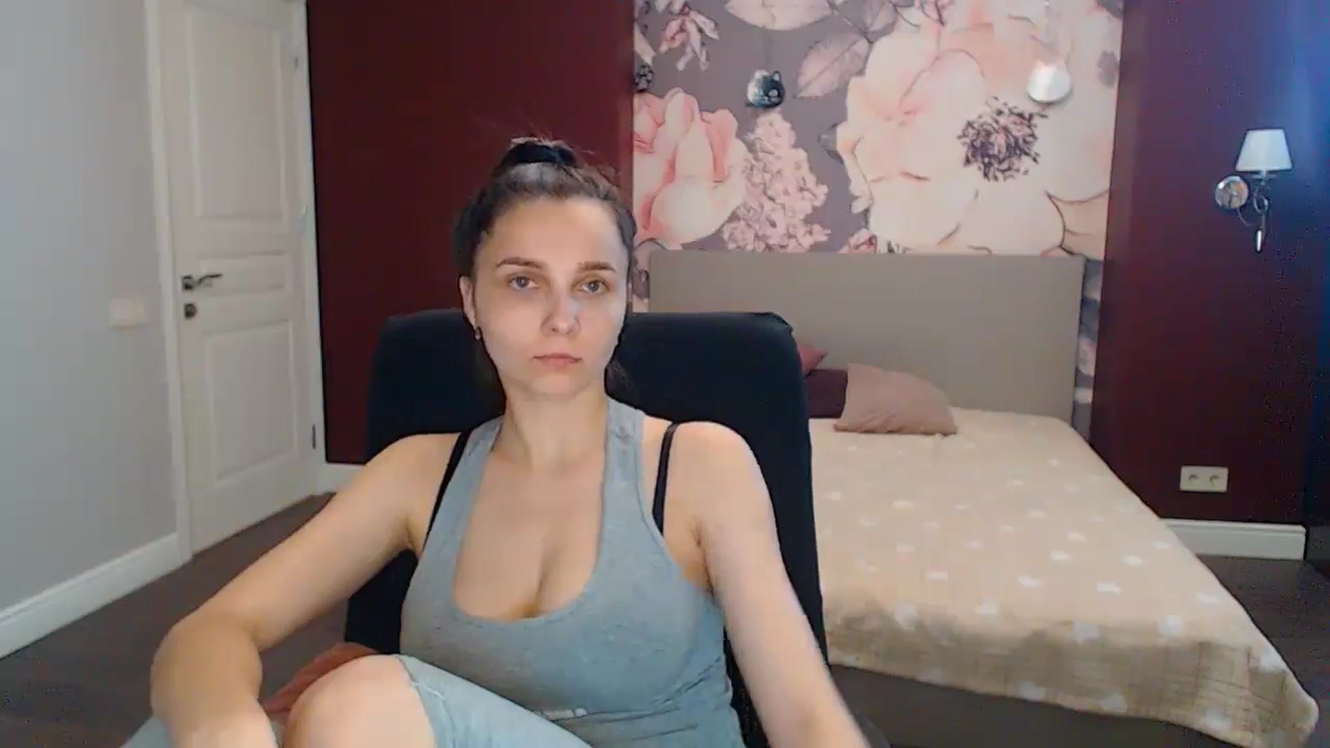 Gallery image thumbnail from Karina_Mils's myfreecams stream on, 06/08/2024, 12:35 image 9 of 20