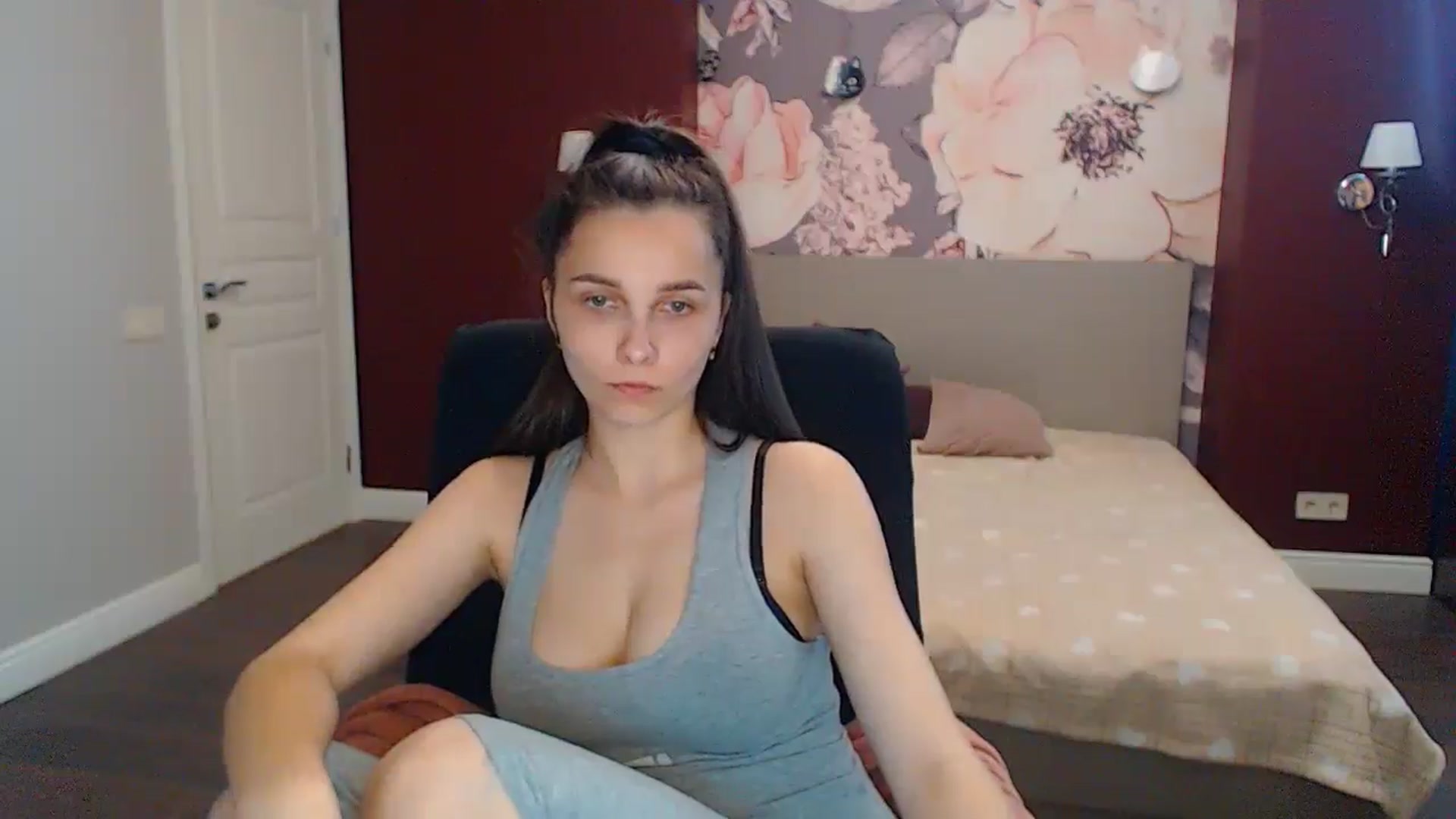 Gallery image thumbnail from Karina_Mils's myfreecams stream on, 06/08/2024, 12:55 image 19 of 20