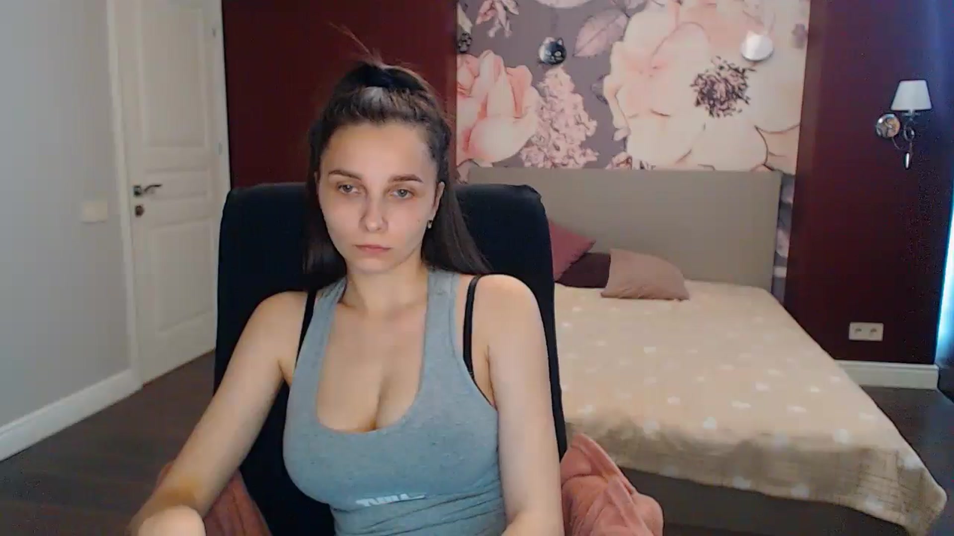 Gallery image thumbnail from Karina_Mils's myfreecams stream on, 06/08/2024, 12:55 image 6 of 20