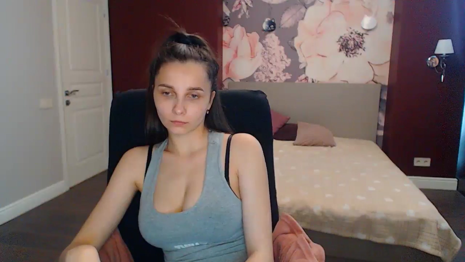 Gallery image thumbnail from Karina_Mils's myfreecams stream on, 06/08/2024, 12:55 image 9 of 20