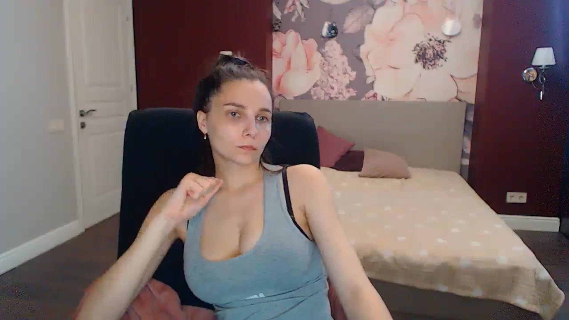 Gallery image thumbnail from Karina_Mils's myfreecams stream on, 06/08/2024, 13:22 image 8 of 20