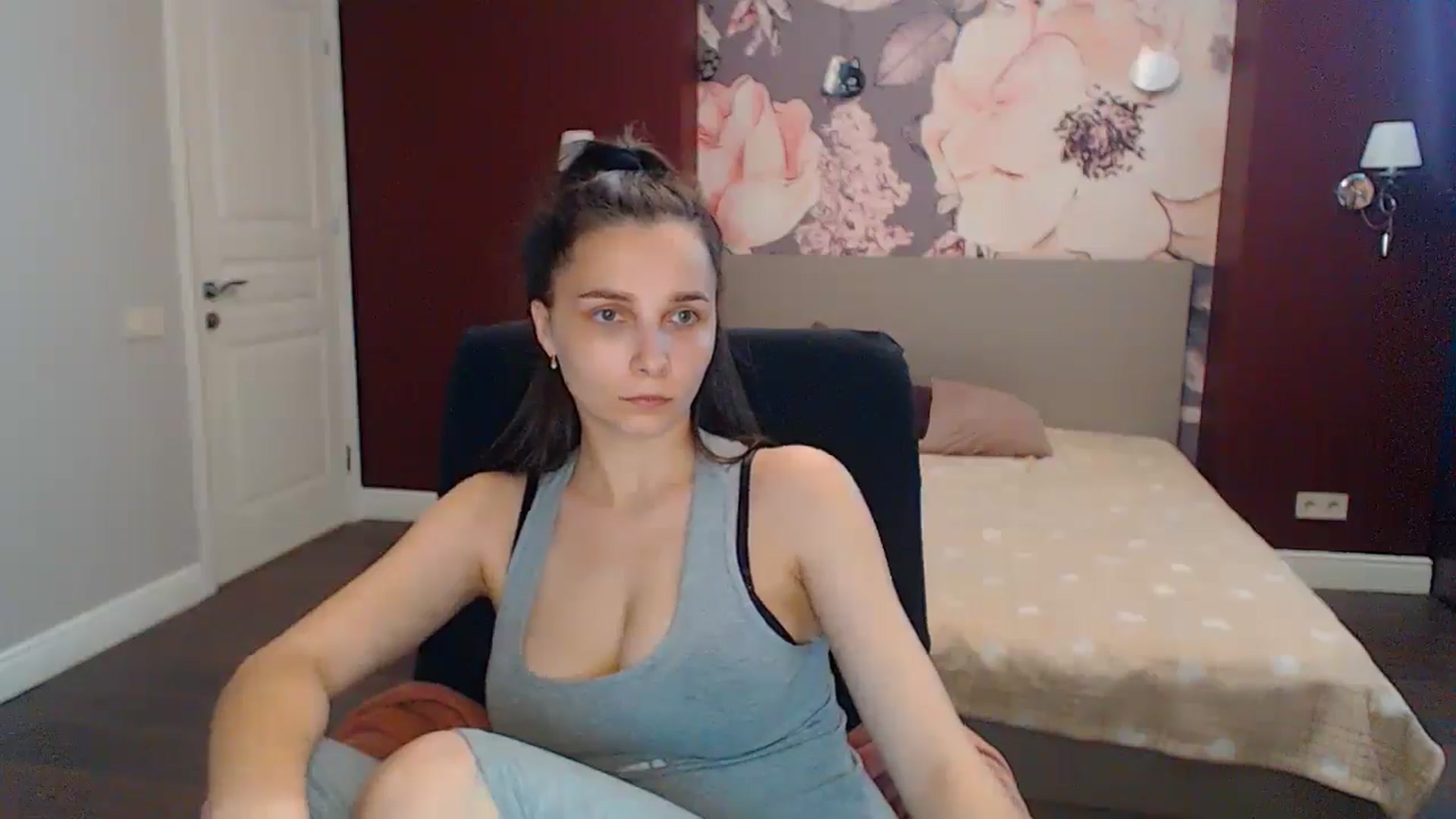 Gallery image thumbnail from Karina_Mils's myfreecams stream on, 06/08/2024, 13:22 image 5 of 20