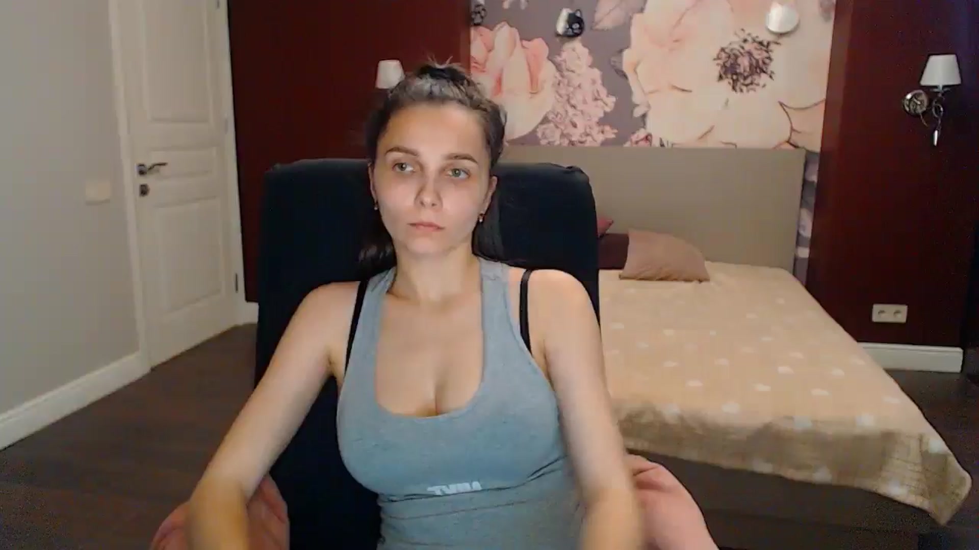 Gallery image thumbnail from Karina_Mils's myfreecams stream on, 06/08/2024, 15:44 image 19 of 20
