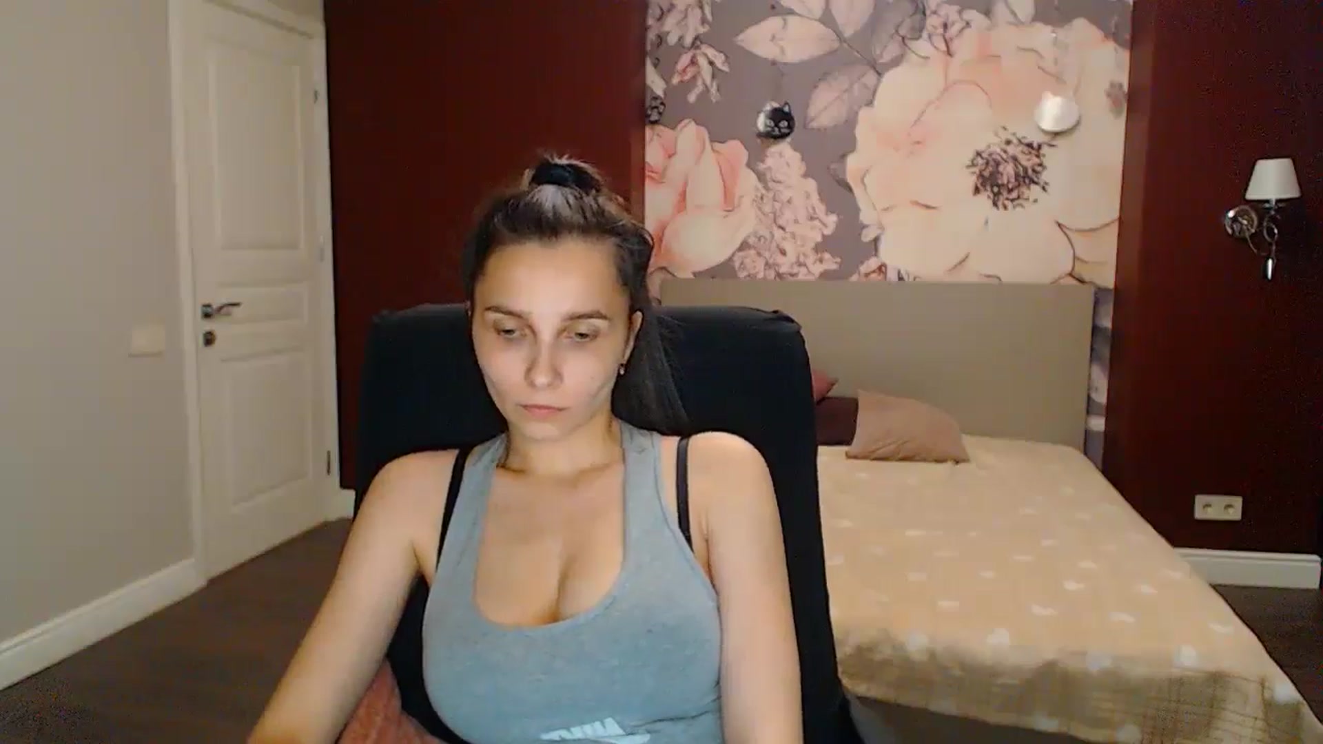Gallery image thumbnail from Karina_Mils's myfreecams stream on, 06/08/2024, 16:58 image 12 of 20