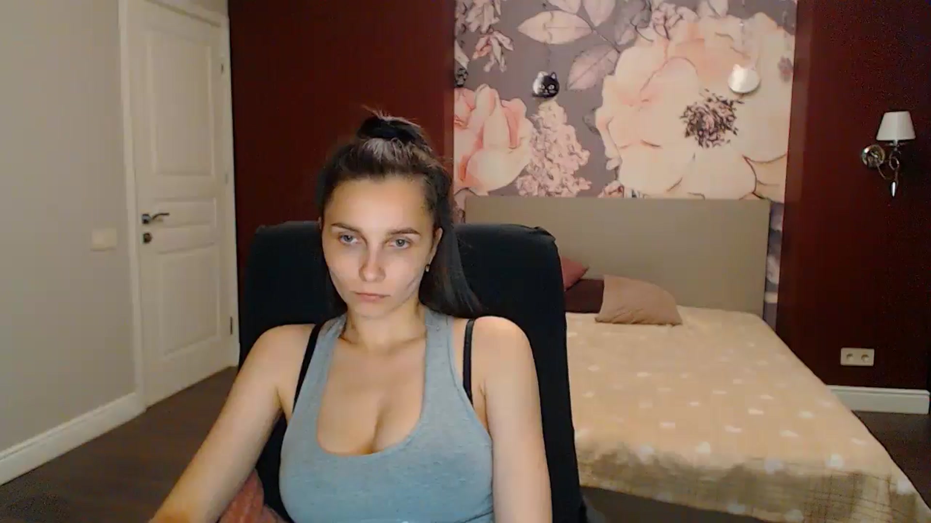 Gallery image thumbnail from Karina_Mils's myfreecams stream on, 06/08/2024, 16:58 image 13 of 20