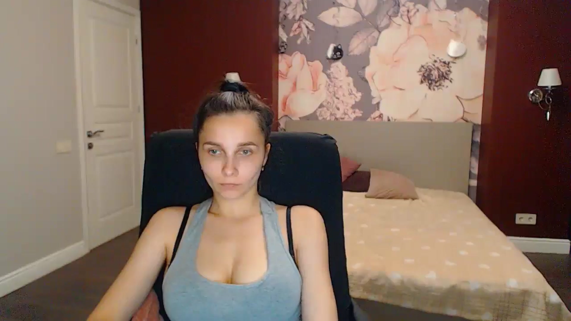 Gallery image thumbnail from Karina_Mils's myfreecams stream on, 06/08/2024, 16:58 image 16 of 20