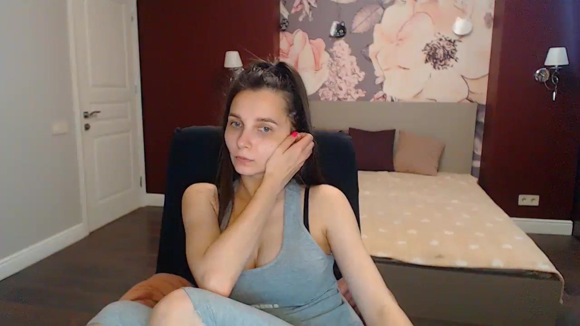 Gallery image thumbnail from Karina_Mils's myfreecams stream on, 06/09/2024, 14:40 image 19 of 20