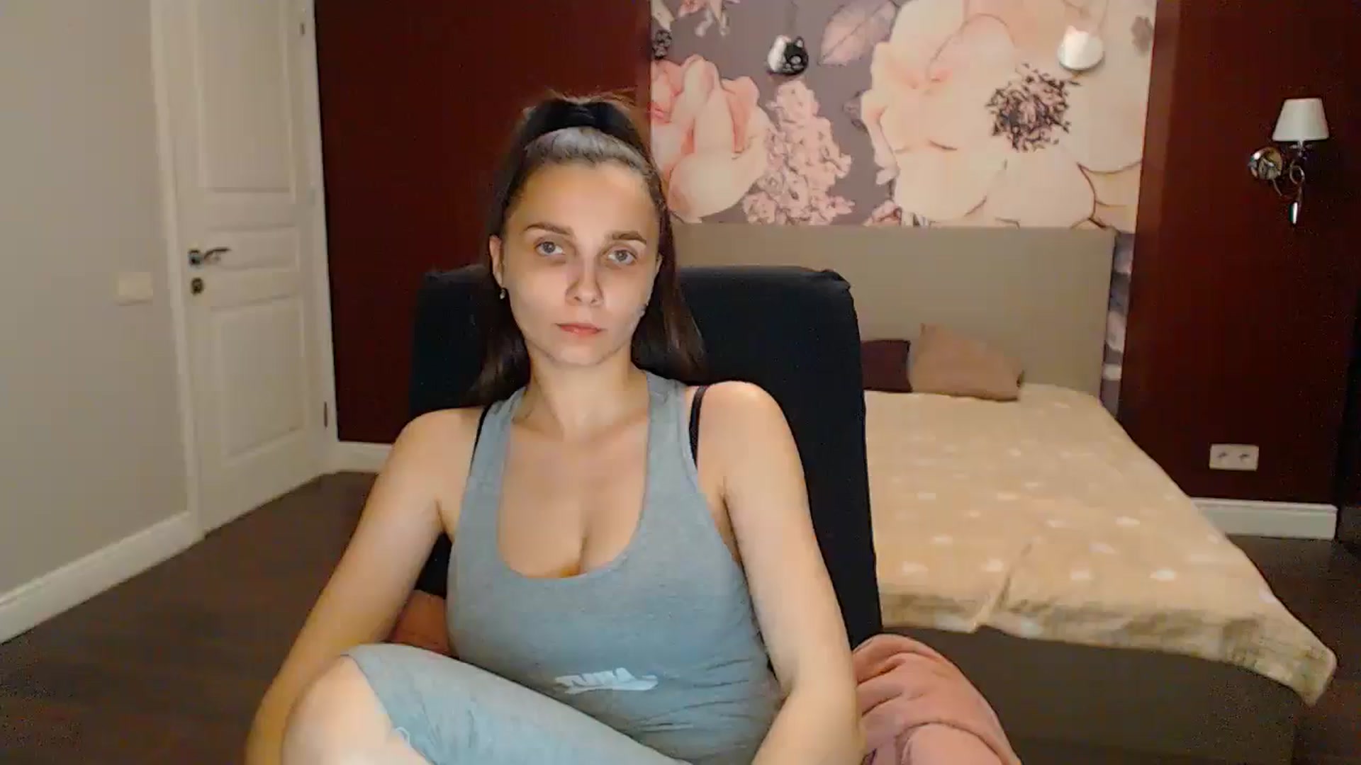 Gallery image thumbnail from Karina_Mils's myfreecams stream on, 06/09/2024, 20:34 image 4 of 20