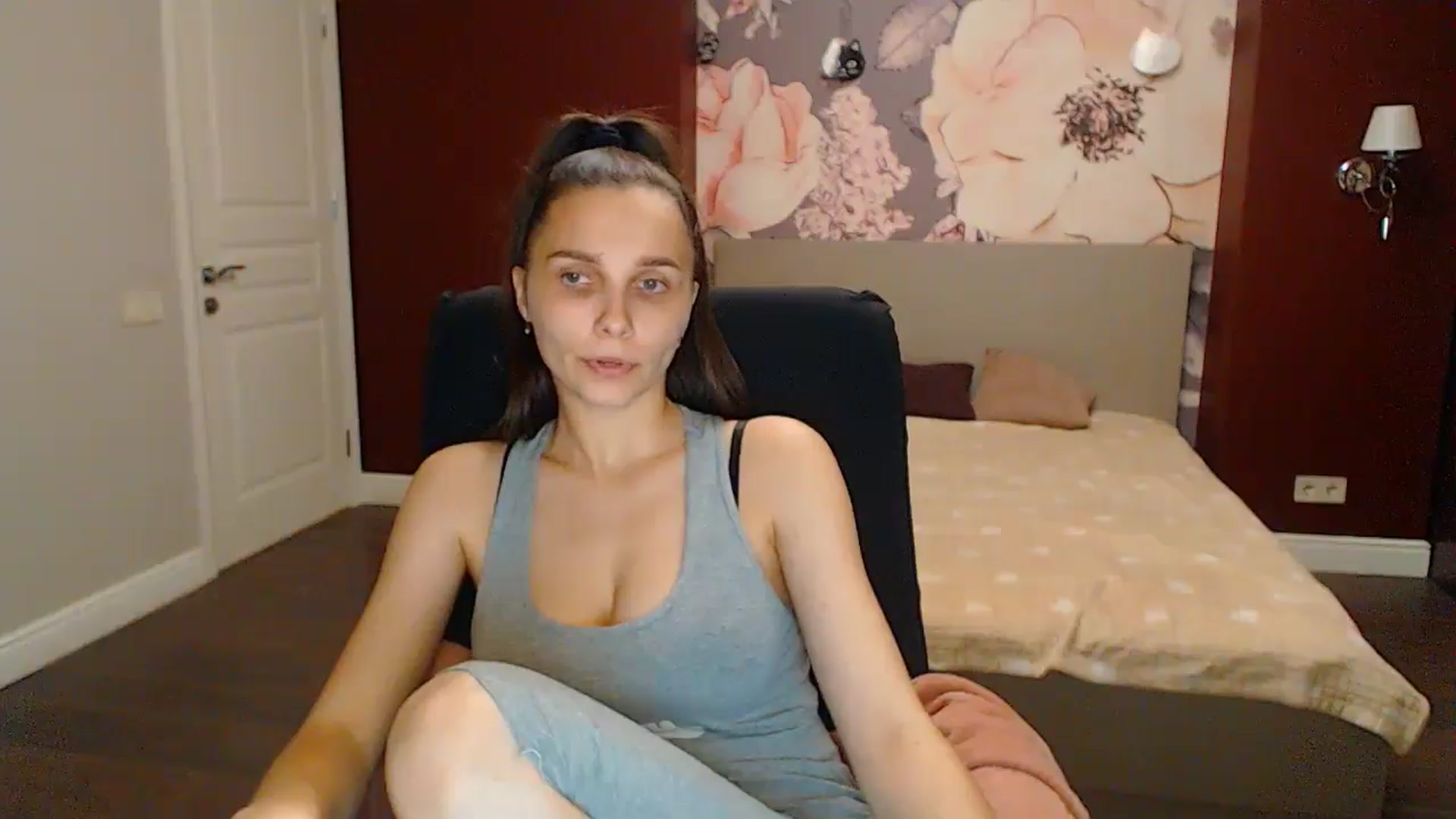 Gallery image thumbnail from Karina_Mils's myfreecams stream on, 06/09/2024, 20:34 image 7 of 20