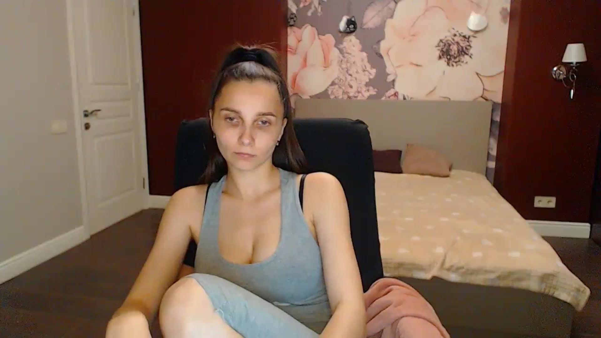 Gallery image thumbnail from Karina_Mils's myfreecams stream on, 06/09/2024, 20:34 image 9 of 20