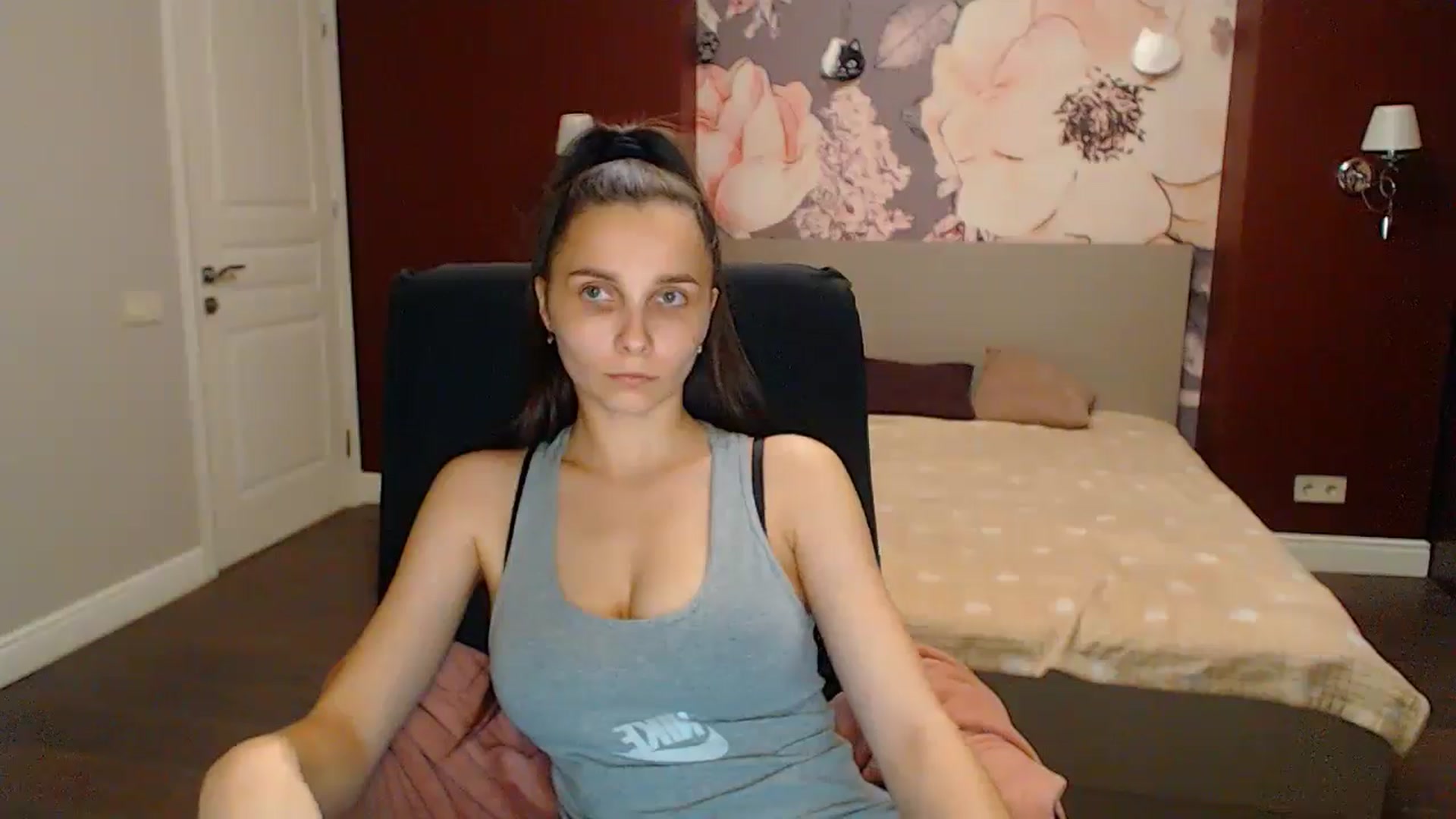 Gallery image thumbnail from Karina_Mils's myfreecams stream on, 06/09/2024, 20:34 image 19 of 20
