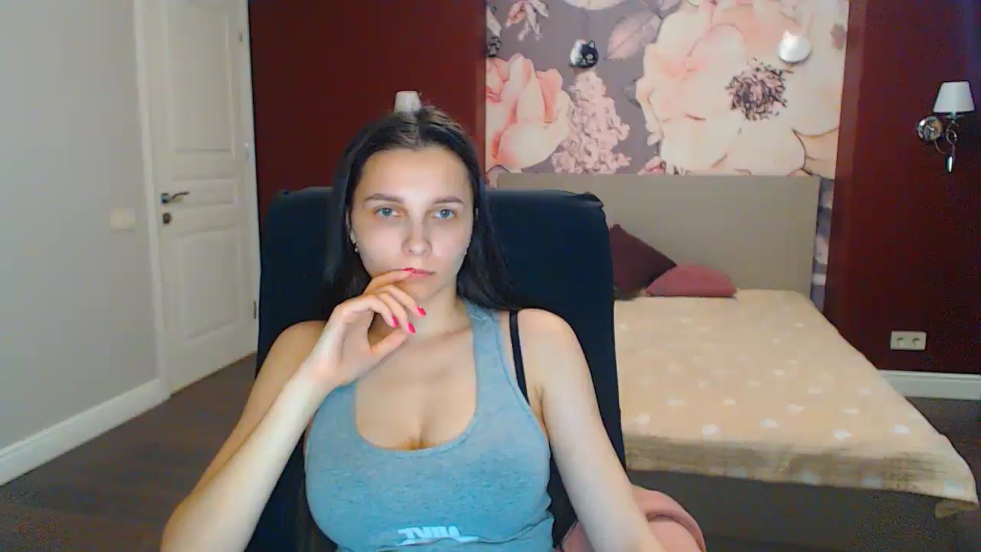 Gallery image thumbnail from Karina_Mils's myfreecams stream on, 06/13/2024, 11:32 image 6 of 20